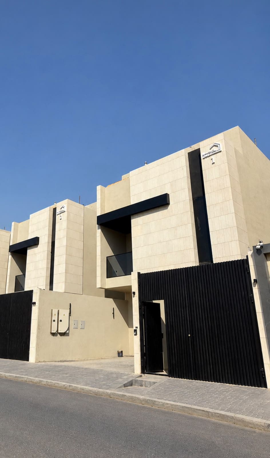 أدوار وبنتهاوس العارض